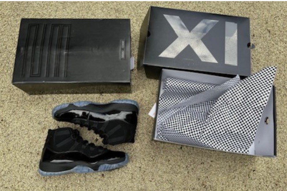 AJ 11 Blackout